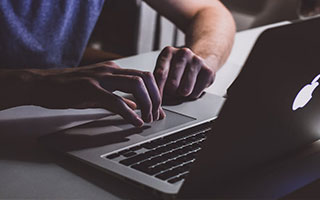 世界杯客户端安装包-浓眉哥为何迟迟不续约？湖人密谋明夏抢来字母哥