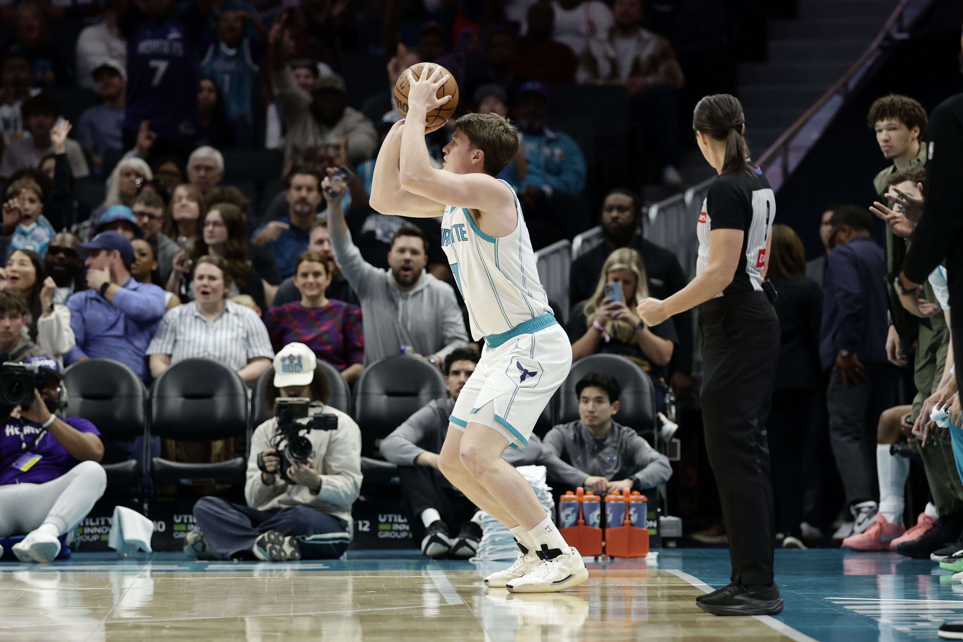 世界杯客户端安装包-最近几场略迷！克尼佩尔出战25分钟 12中4&amp;三分3中0拿8分7板